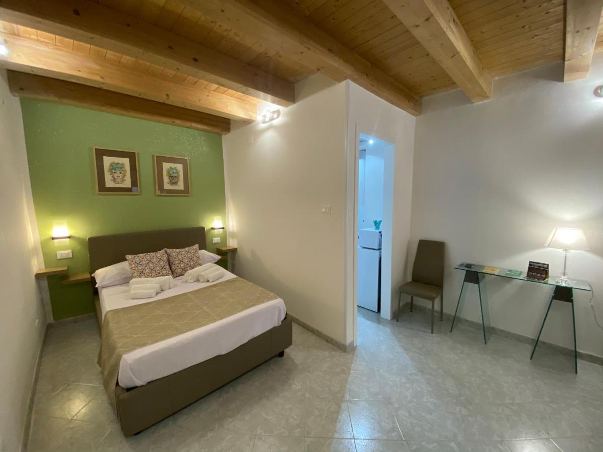Tanto Di Cappello Home Palermo Bagian luar foto