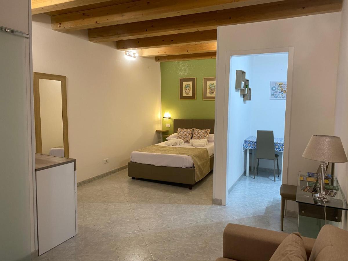 Tanto Di Cappello Home Palermo Bagian luar foto
