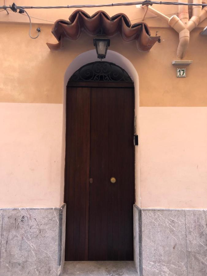 Tanto Di Cappello Home Palermo Bagian luar foto